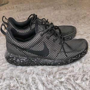 Custom Nike Roche size 8